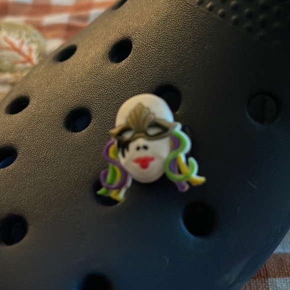 Jibbitz  Mardi Gras mask - Picture 3 of 4